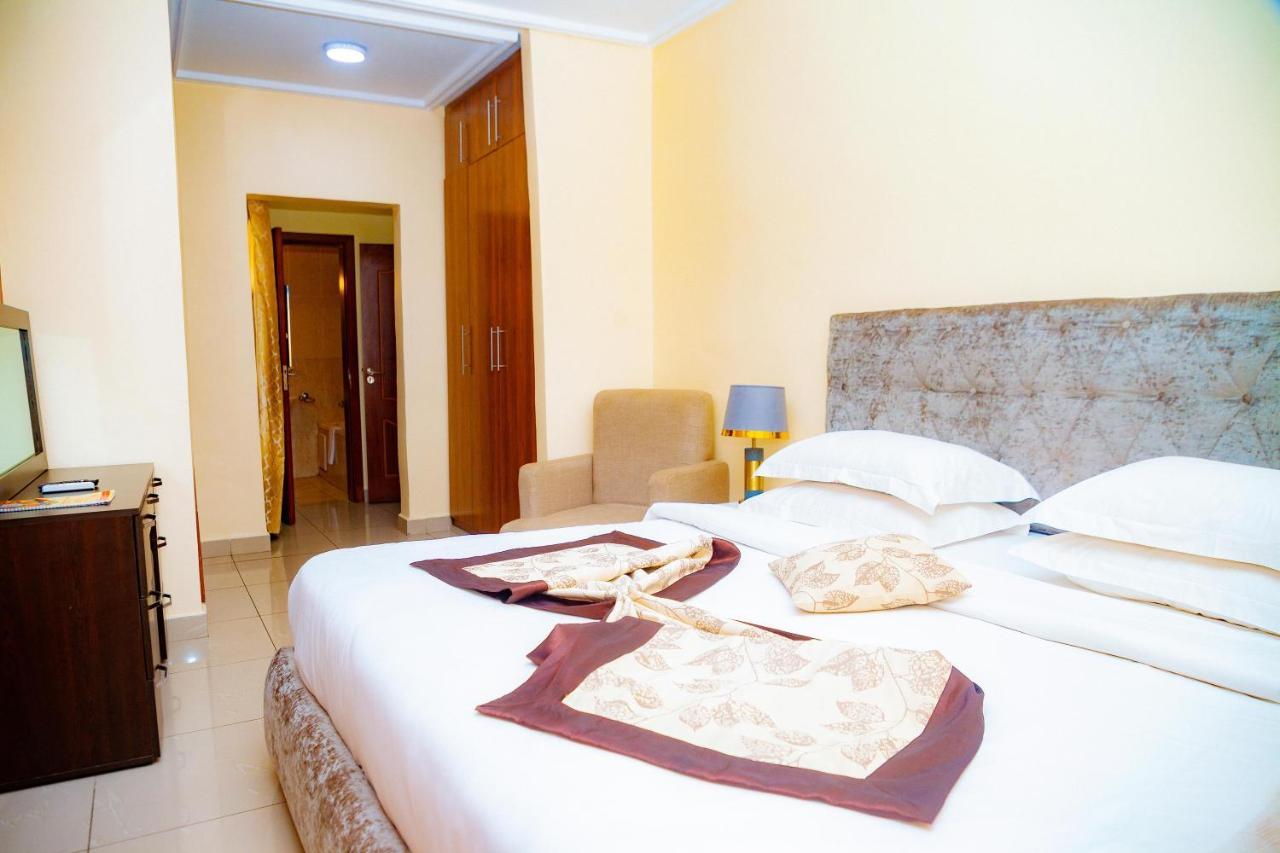 Loumia Premium Bonapriso Apartment Douala Exterior photo